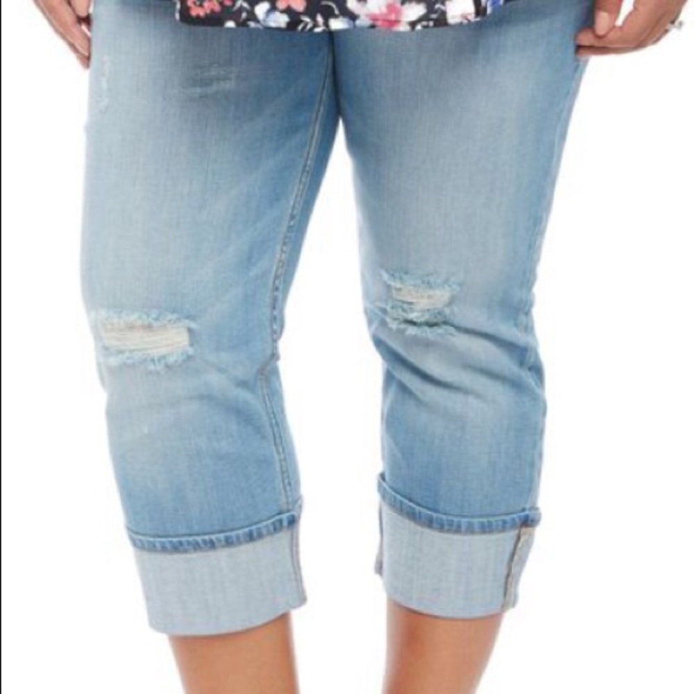 Motherhood Maternity Secret Fit Capri NEW